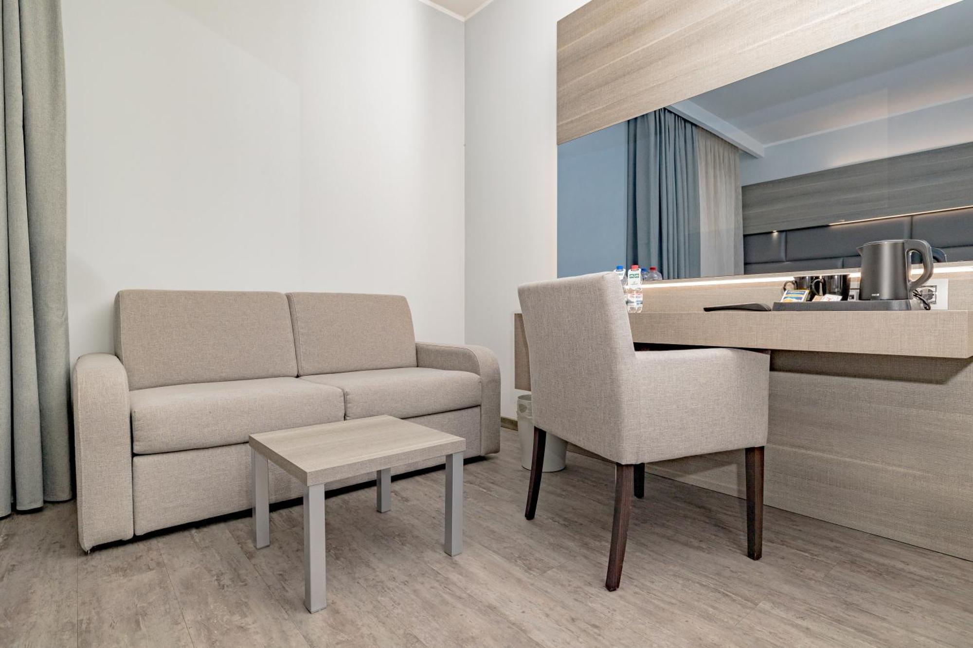 Just Hotel סרונו מראה חיצוני תמונה
