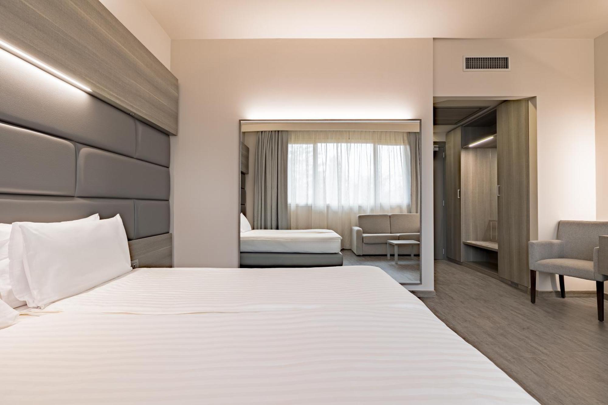 Just Hotel סרונו מראה חיצוני תמונה
