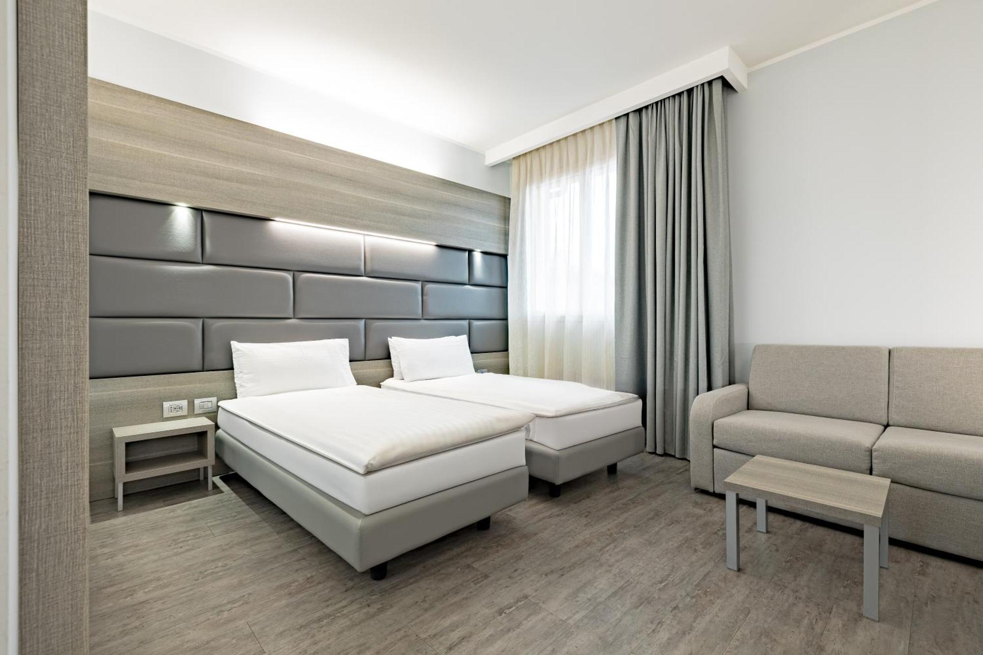 Just Hotel סרונו מראה חיצוני תמונה